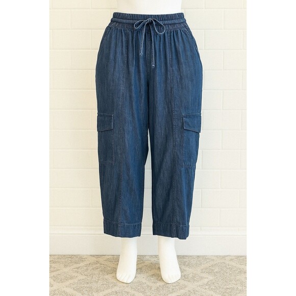 Free Assembly Women’s Chambray Cargo Pants Medium Blue 100% Cotton Pull On Crop - Picture 1 of 9